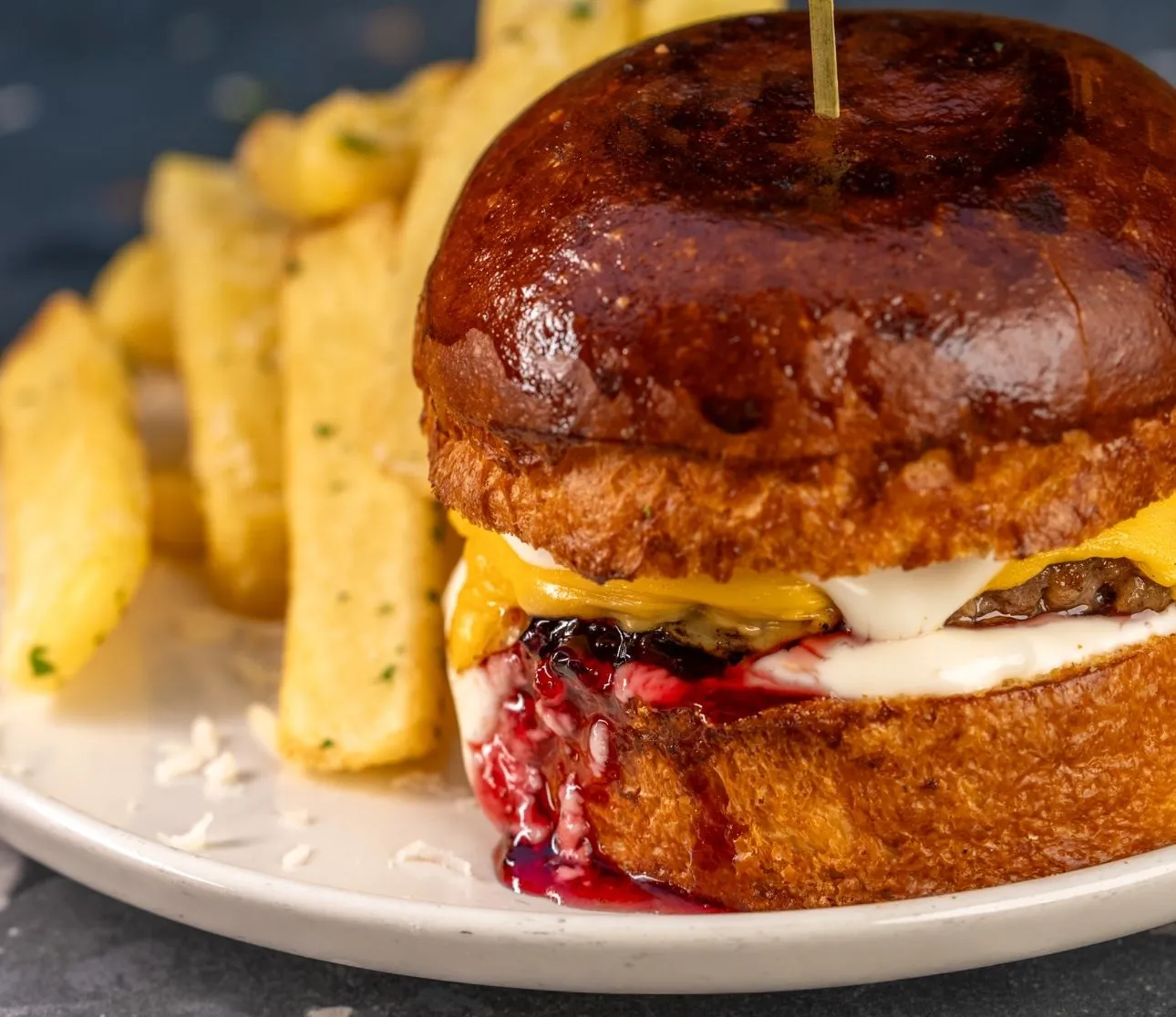 Trüflü Böğürtlen Reçelli Burger  120 Gr.